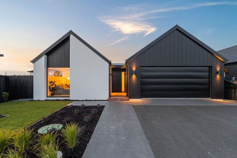 Photo of property in 1 Hobbs Lane, Harewood, Christchurch, 8051