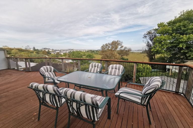 Photo of property in 81 College Road, Northcote, Auckland, 0627