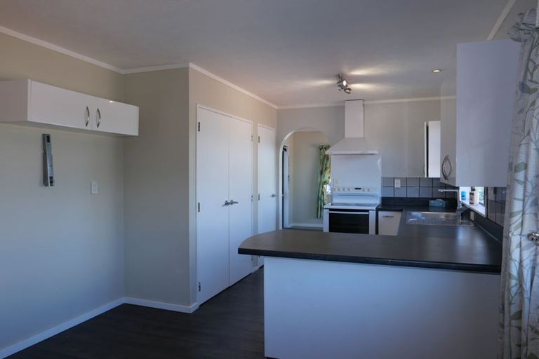 Photo of property in 8 Olive Terrace, Paraparaumu Beach, Paraparaumu, 5032