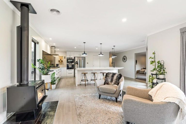 Photo of property in 33 Tesoro Way, Parahaki, Whangarei, 0112