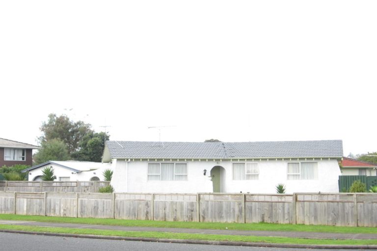 Photo of property in 44 Casuarina Road, Half Moon Bay, Auckland, 2012