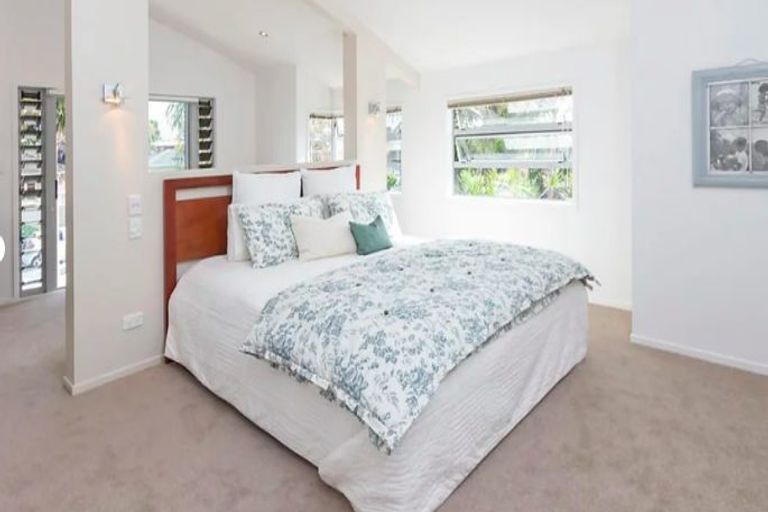 Photo of property in 1/58 Hattaway Avenue, Bucklands Beach, Auckland, 2012