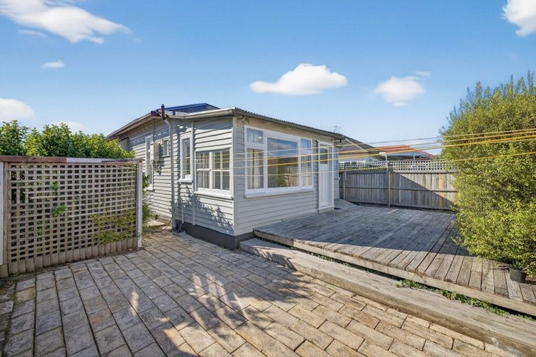 Photo of property in 231 Geraldine Street, Edgeware, Christchurch, 8013