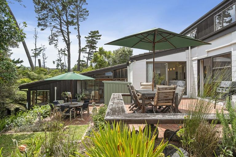 Photo of property in 35 Jacaranda Avenue, Beach Haven, Auckland, 0626