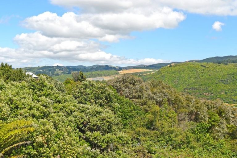 Photo of property in 8 Greenwich Grove, Stokes Valley, Lower Hutt, 5019