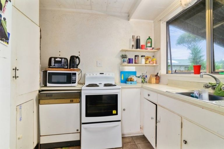 Photo of property in 20 Robinson Avenue, Holdens Bay, Rotorua, 3010