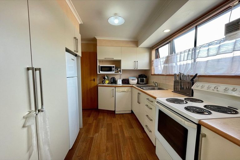 Photo of property in 4/93 Avenue Road, West End, Timaru, 7910