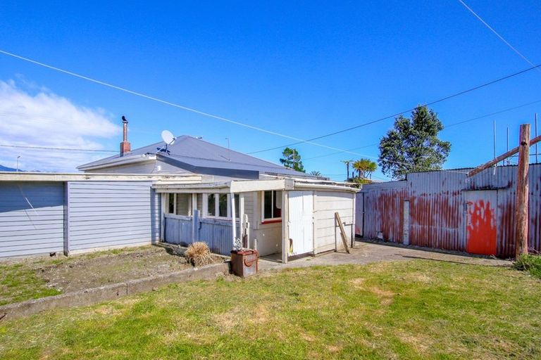 Photo of property in 23 Pakington Street, Westport, 7825
