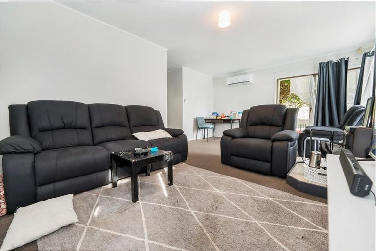 Photo of property in 11 Montego Place, Weymouth, Auckland, 2103
