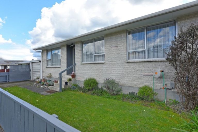 Photo of property in 1/79 Hillside Drive, Maoribank, Upper Hutt, 5018