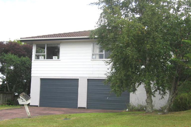 Photo of property in 16 Tableau Place, Totara Vale, Auckland, 0629