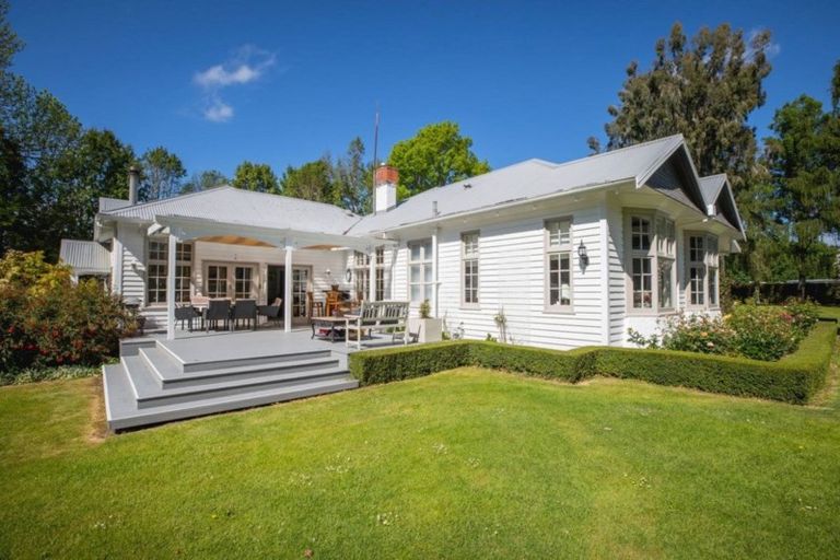 Photo of property in 26 Main North Road, Woodend, 7610