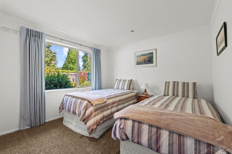 Photo of property in 28 Wilkinsons Road, Harewood, Christchurch, 8051