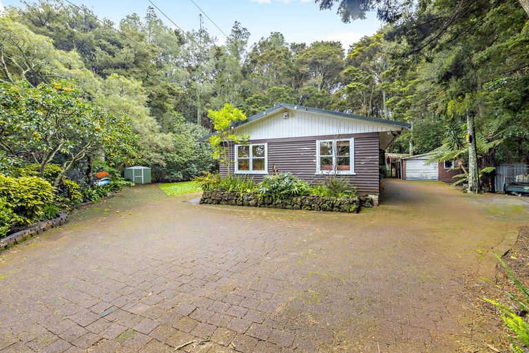 Photo of property in 11 Scenic Drive, Hillpark, Auckland, 2102