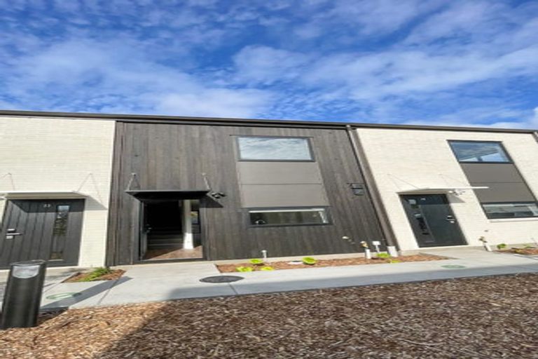 Photo of property in 13 Whanui Place, Mangere Bridge, Auckland, 2022