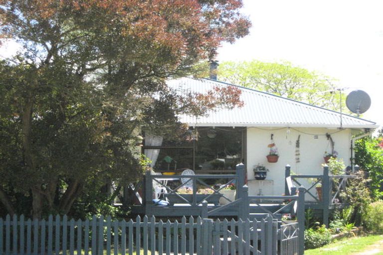 Photo of property in 20 Domain Terrace, Waikuku Beach, 7473