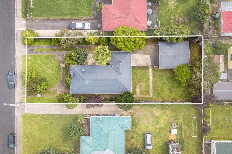 Photo of property in 14 Eddowes Street, Manurewa, Auckland, 2102