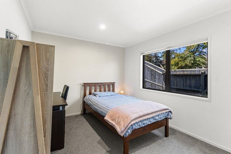 Photo of property in 17 Redwood Crescent, Hurdon, New Plymouth, 4310