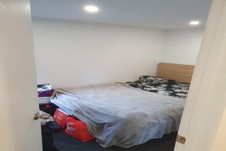 Photo of property in 15 Maori Hut Road, Red Beach, 0932