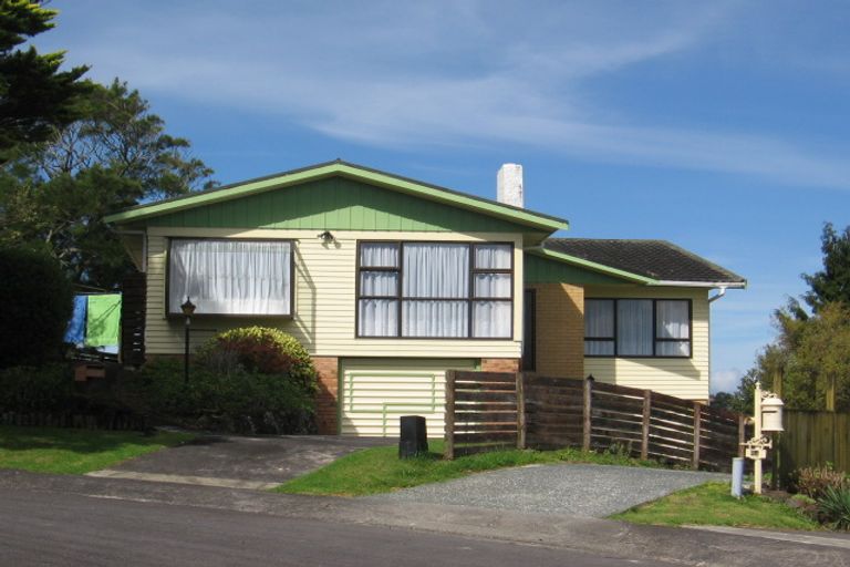 Photo of property in 11 Sunnylaw Place, Glen Eden, Auckland, 0602