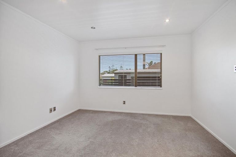 Photo of property in 114 Torkar Road, Clarks Beach, 2122