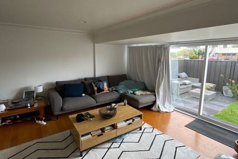 Photo of property in 2/369 Maunganui Road, Mount Maunganui, 3116
