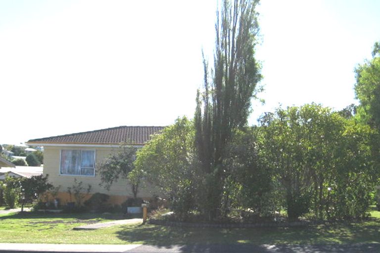 Photo of property in 140 Moire Road, West Harbour, Auckland, 0618