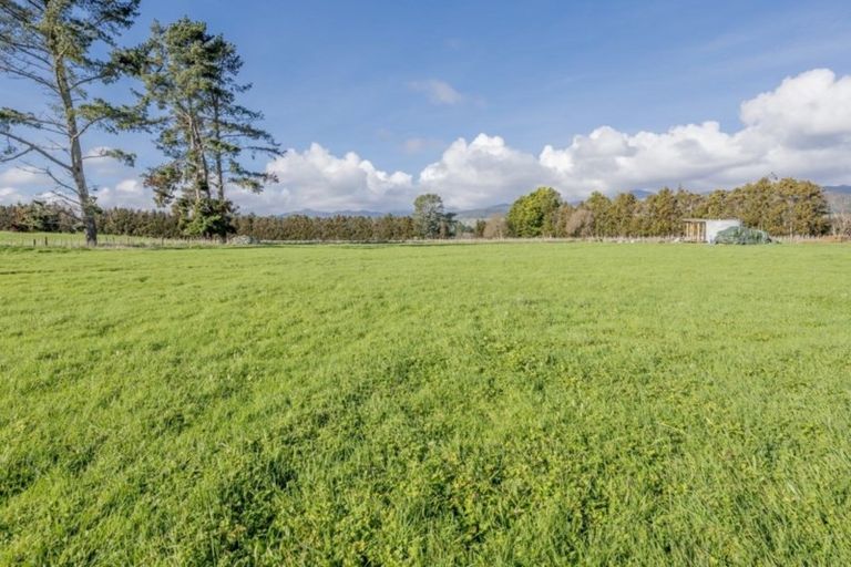 Photo of property in 213c Muhunoa East Road, Ohau, Levin, 5570