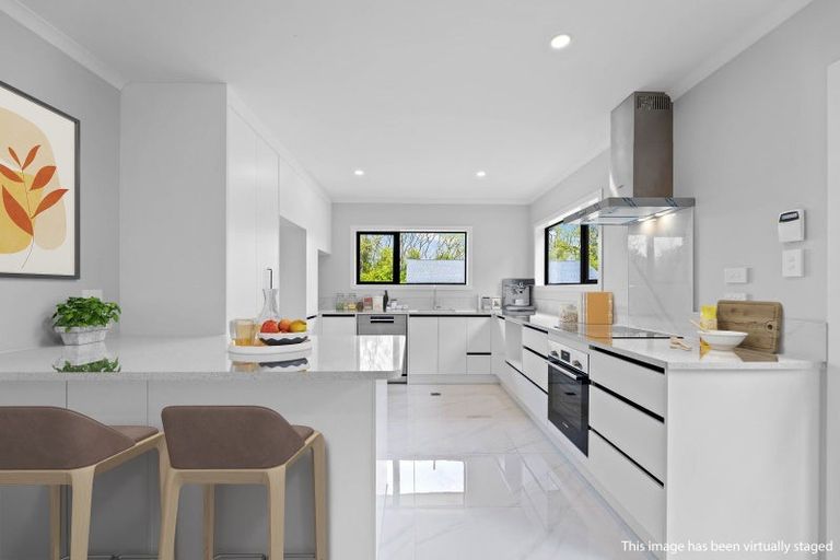 Photo of property in 9 Winnie Close, Acacia Bay, Taupo, 3330