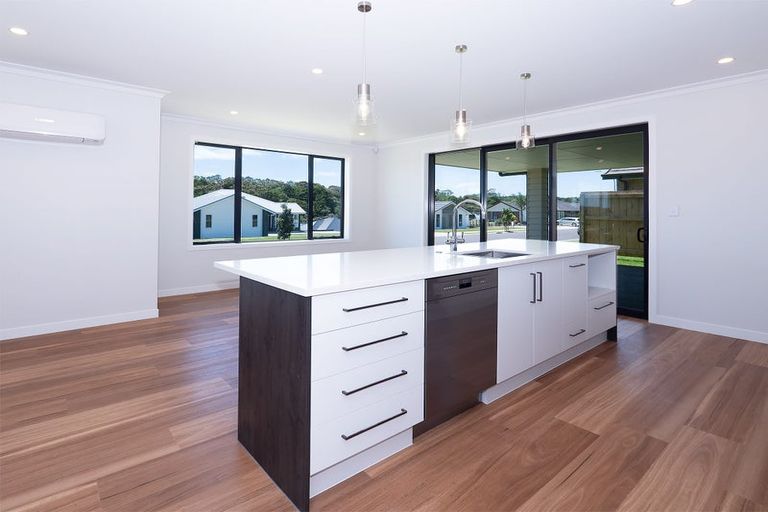 Photo of property in 35 Admiralty Drive, Haruru, 0204