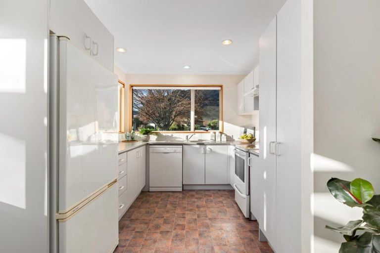 Photo of property in 32 Copper Beech Avenue, Frankton, Queenstown, 9300