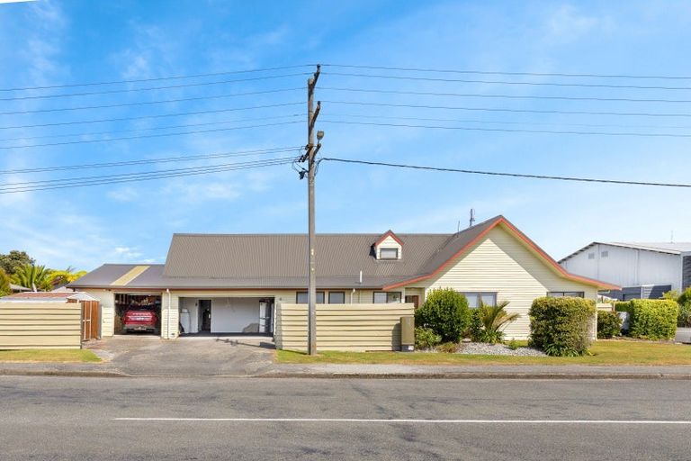 Photo of property in 92 Henley Street, Westport, 7825