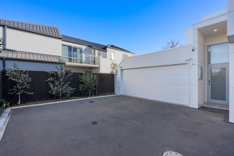 Photo of property in 2/204 Edgeware Road, Edgeware, Christchurch, 8013