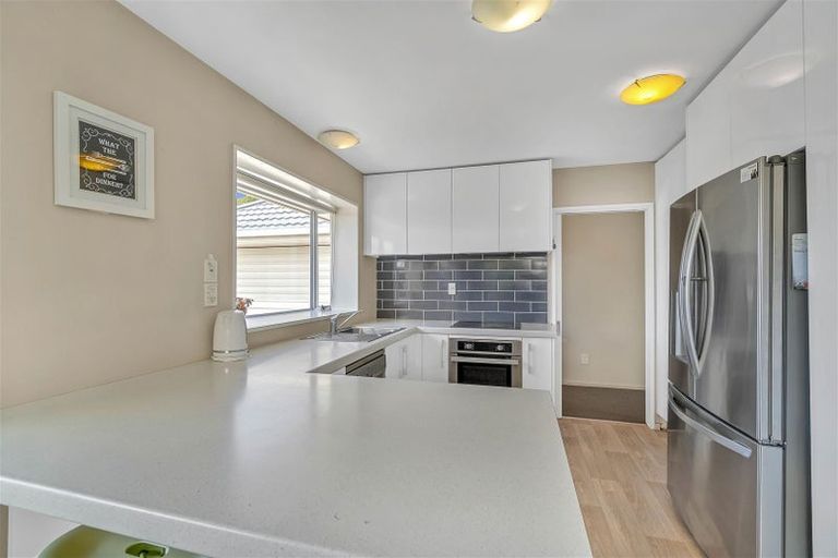 Photo of property in 2/141 Withells Road, Avonhead, Christchurch, 8042