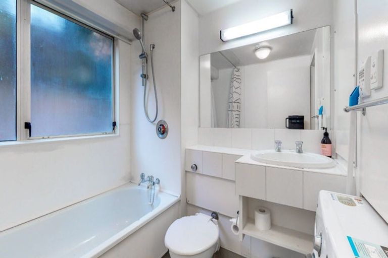 Photo of property in Capital Hill Apartments, 13/54 Hill Street, Thorndon, Wellington, 6011