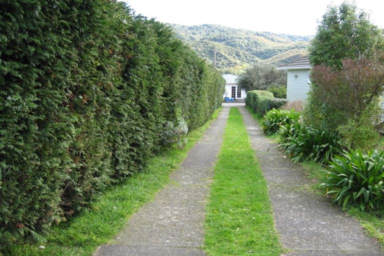 Photo of property in 76 Coast Road, Wainuiomata, Lower Hutt, 5014