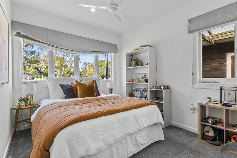 Photo of property in 20 Tiri Road, Manly, Whangaparaoa, 0930
