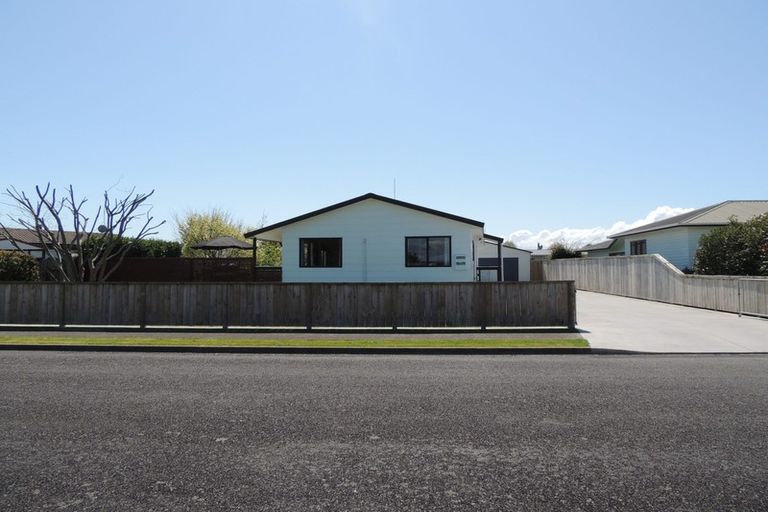 Photo of property in 7 Parfitt Place, Ngatea, 3503