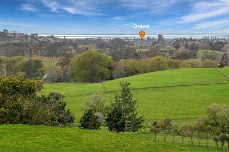 Photo of property in 107 Cemetery Road, Wainui, 0992