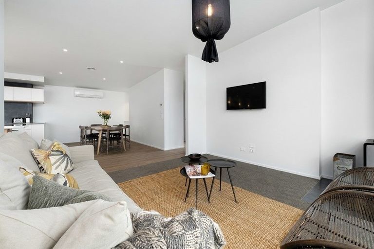 Photo of property in 15 Stackbrae Avenue, Wanaka, 9305