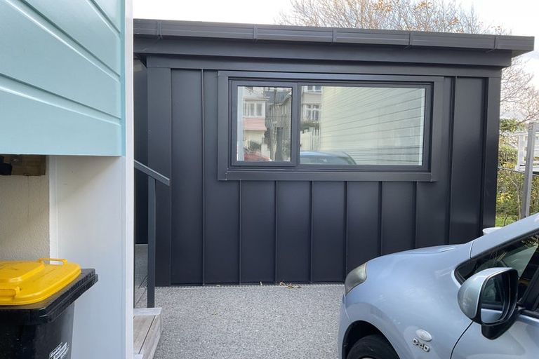 Photo of property in 104 Elizabeth Street, Mount Victoria, Wellington, 6011