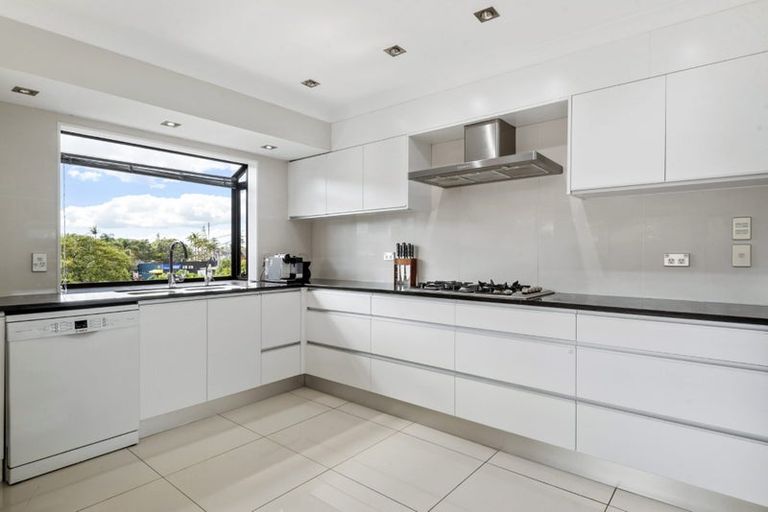 Photo of property in 5 Penzance Road, Mairangi Bay, Auckland, 0630