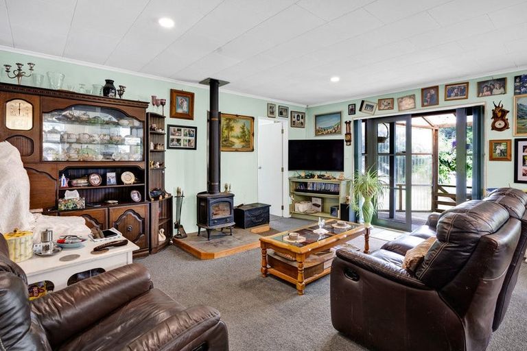 Photo of property in 242 Bridge Street, Eltham, 4322