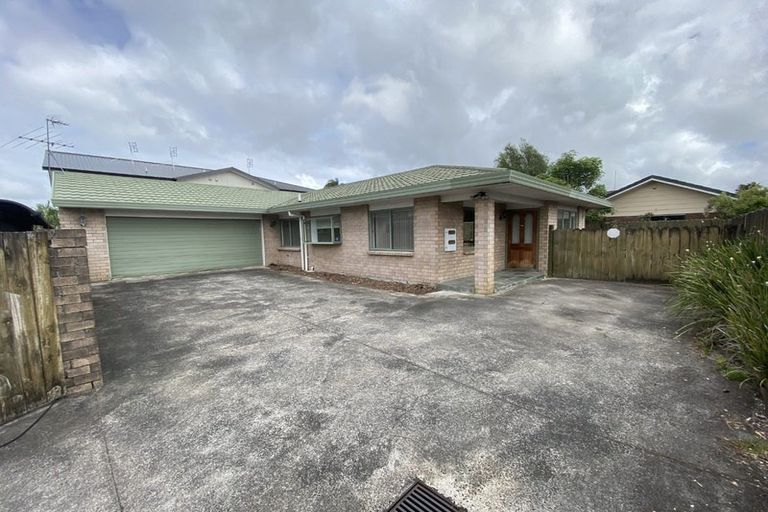 Photo of property in 2/5 Campbell Place, Papakura, 2110