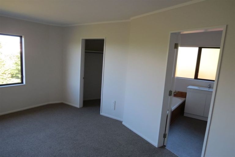 Photo of property in 8 Marjory Close, Broadmeadows, Wellington, 6035