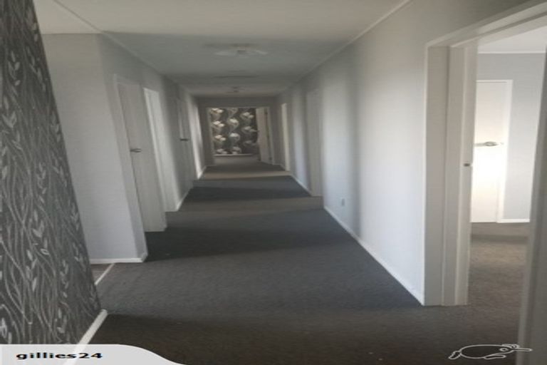 Photo of property in 18 Cumberland Place, Kelvin Grove, Palmerston North, 4414