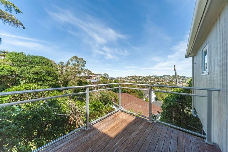 Photo of property in 7a Shortland Street, Khandallah, Wellington, 6035