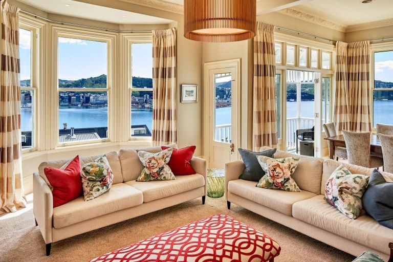 Photo of property in 29 The Crescent, Roseneath, Wellington, 6011