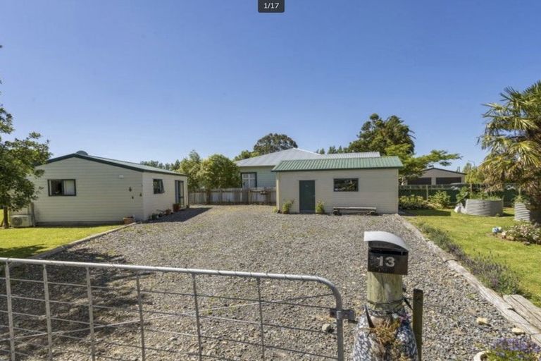 Photo of property in 13 Station Street, Woodville, 4920