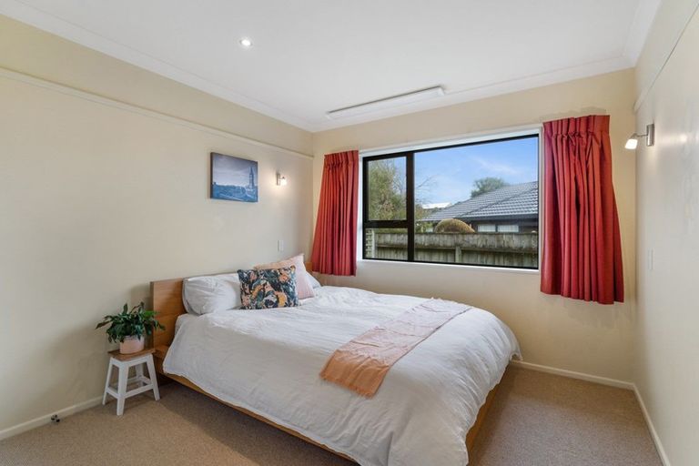 Photo of property in 11 Te Ropata Place, Waikanae Beach, Waikanae, 5036